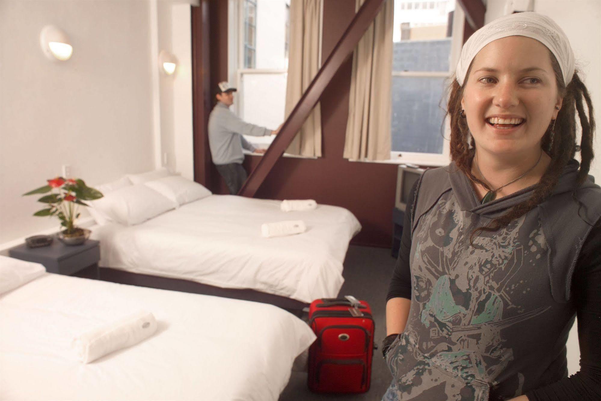 Nomads Capital Backpackers - Wellington Vandrarhem Exteriör bild A guest at the hotel